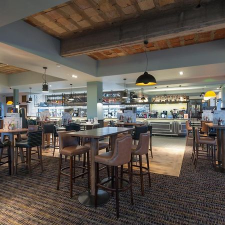 The Saxon Crown Wetherspoon Корбі Екстер'єр фото